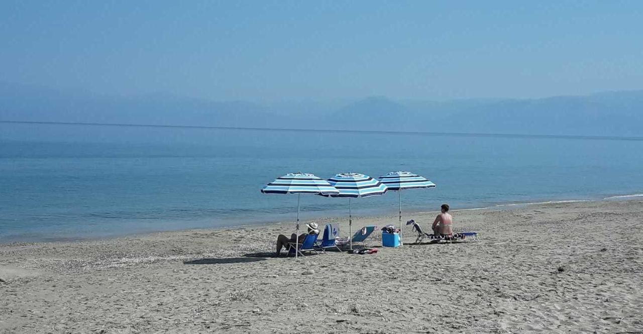 Elli And Almiros Beach